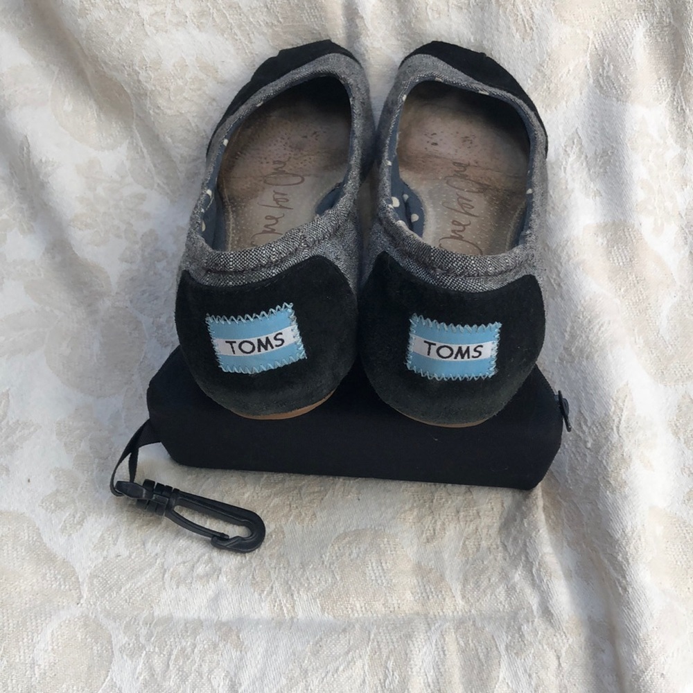 Toms - Picture 2 of 6